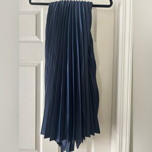 Lilysilk navy pleated skirt